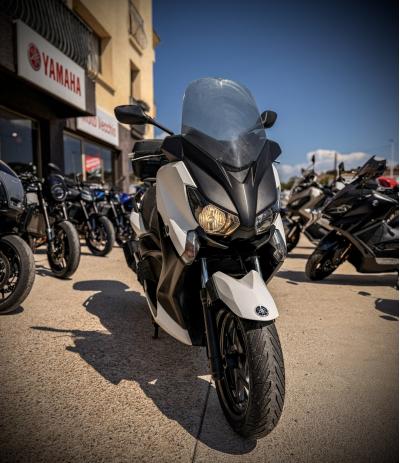 YAMAHA XMAX 125