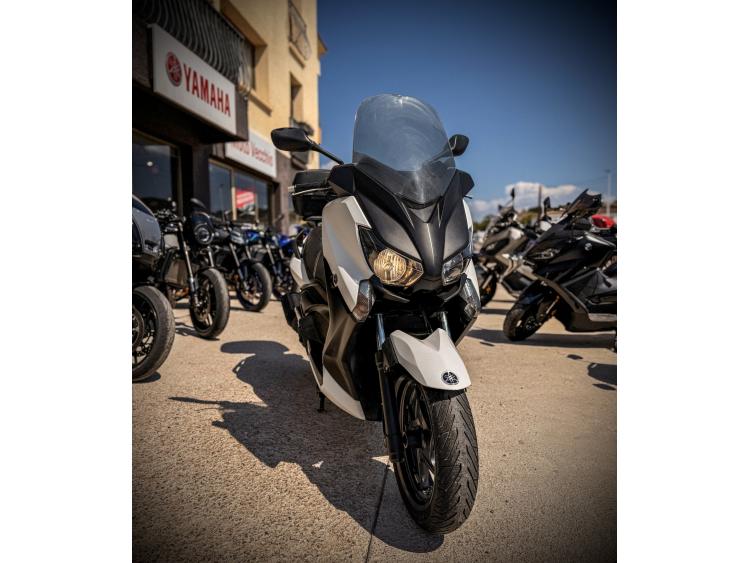 YAMAHA XMAX 125