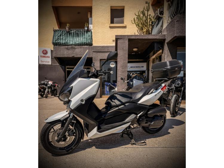 YAMAHA XMAX 125