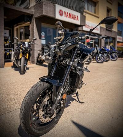 YAMAHA MT-09