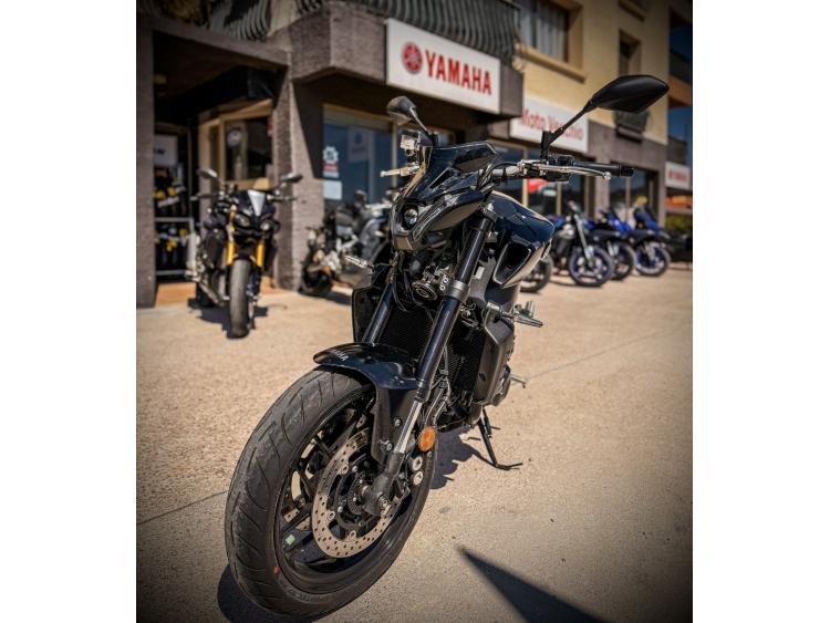 YAMAHA MT-09