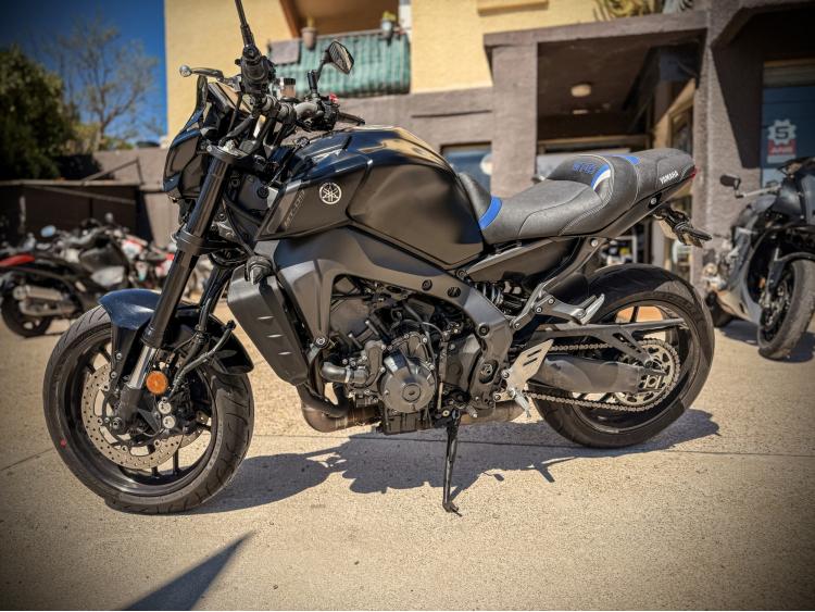 YAMAHA MT-09