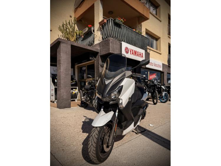 YAMAHA XMAX 125