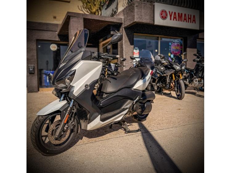 YAMAHA XMAX 125